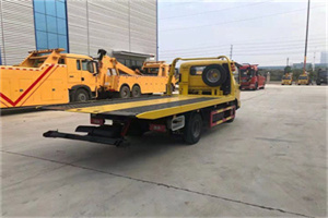 岗巴非事故拖车