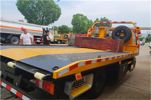 岗巴附近拖车电话号码服务